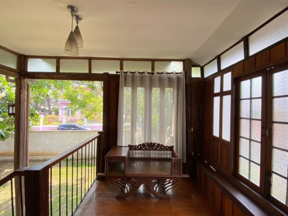 A charming wooden Thai house for sale in Sankhampeang