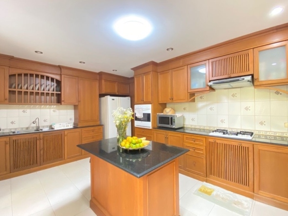 A family home for sale in Sankhampeang