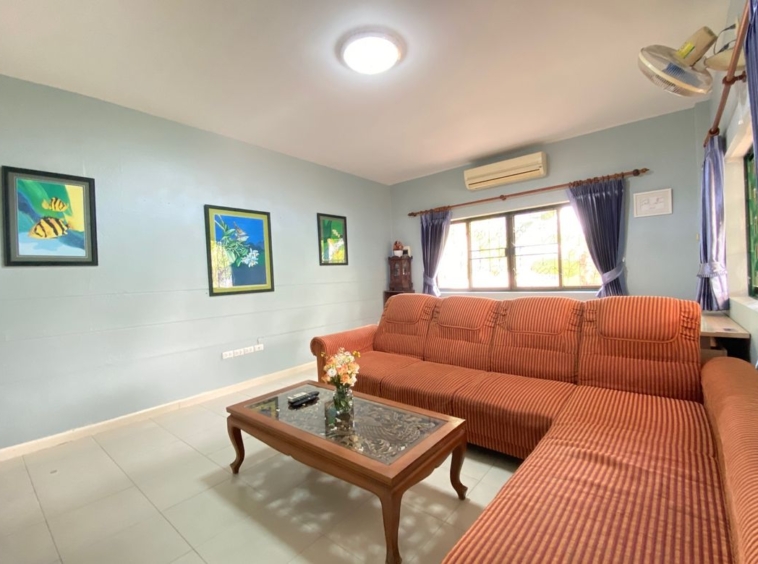 A family home for sale in Sankhampeang