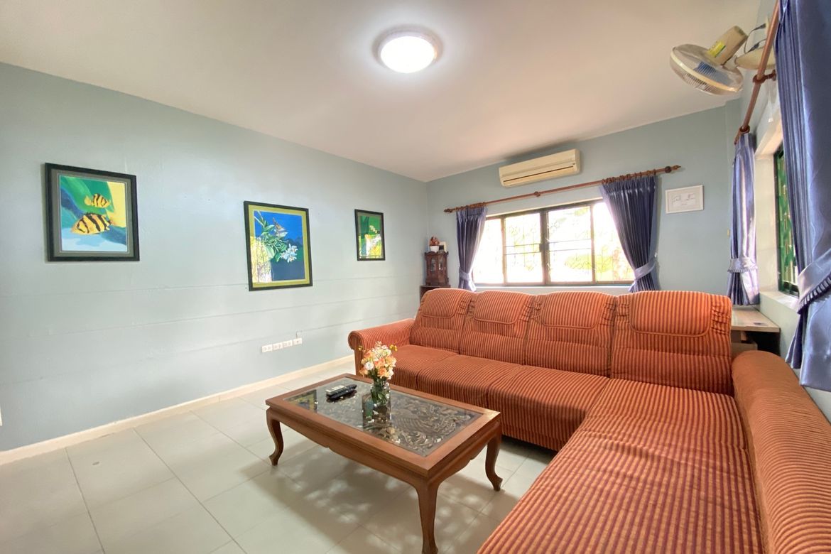 A family home for sale in Sankhampeang