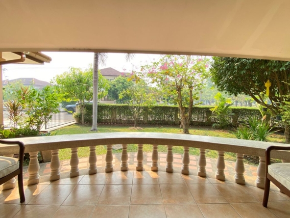 A family home for sale in Sankhampeang