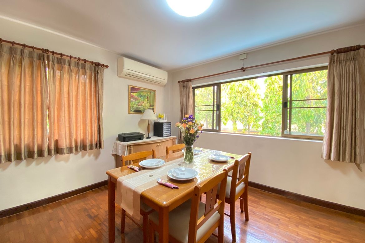 A family home for sale in Sankhampeang