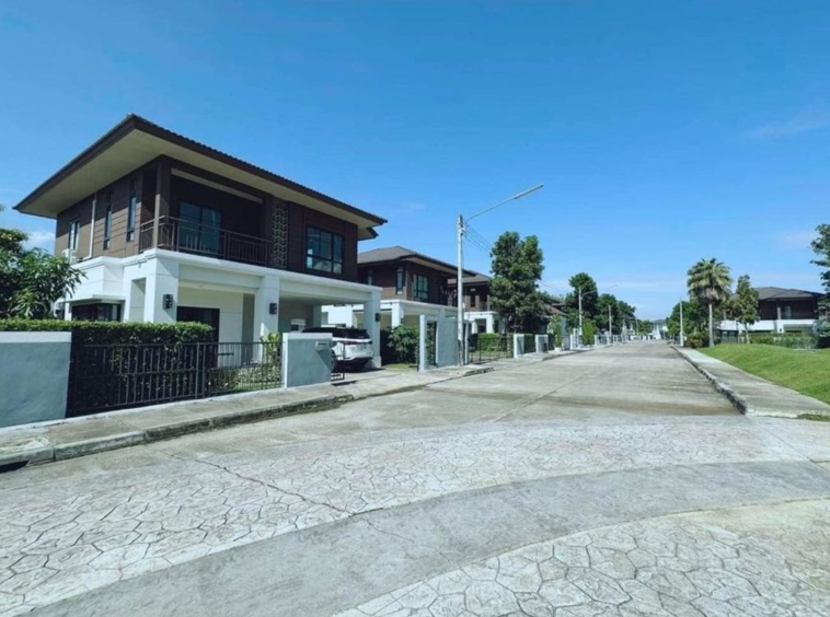 Selling a house in the project next to Mae Jo University-J-JOY1577