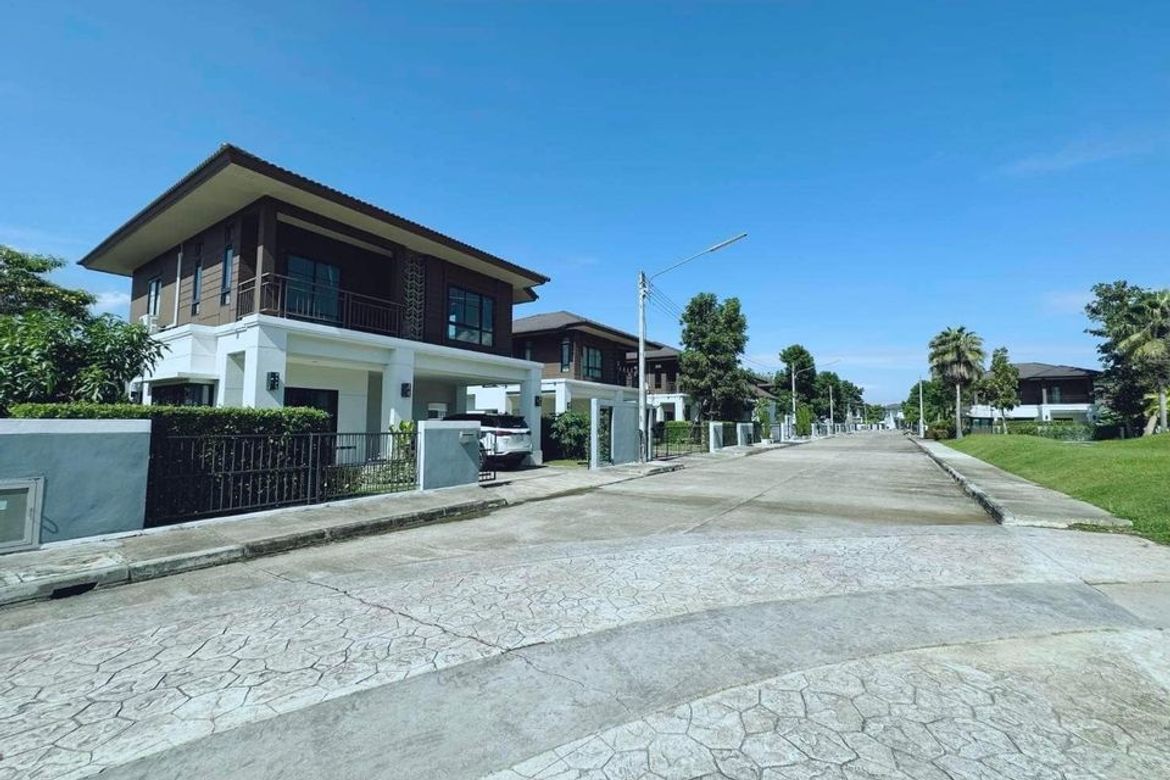 Selling a house in the project next to Mae Jo University-J-JOY1577