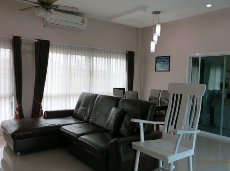 Lovely villa 3 bed for sale in San Sai area