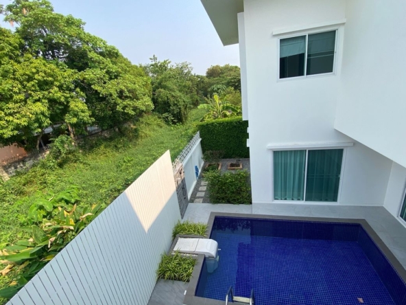 Modern house with pool for sale in San Sai