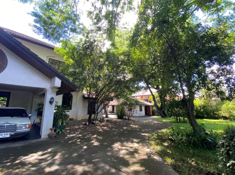 A family home for sale in San Sai