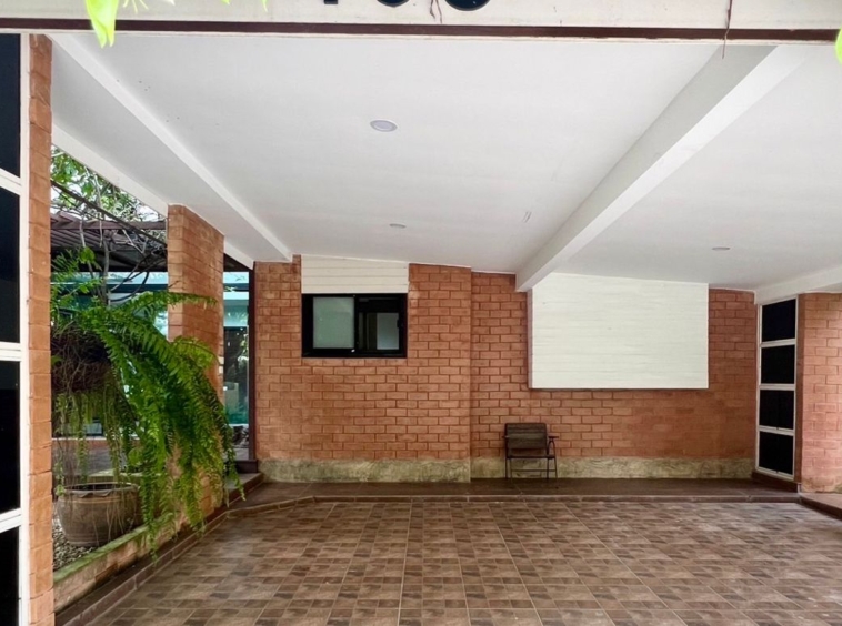 A modern home 3 bed for sale in San Sai