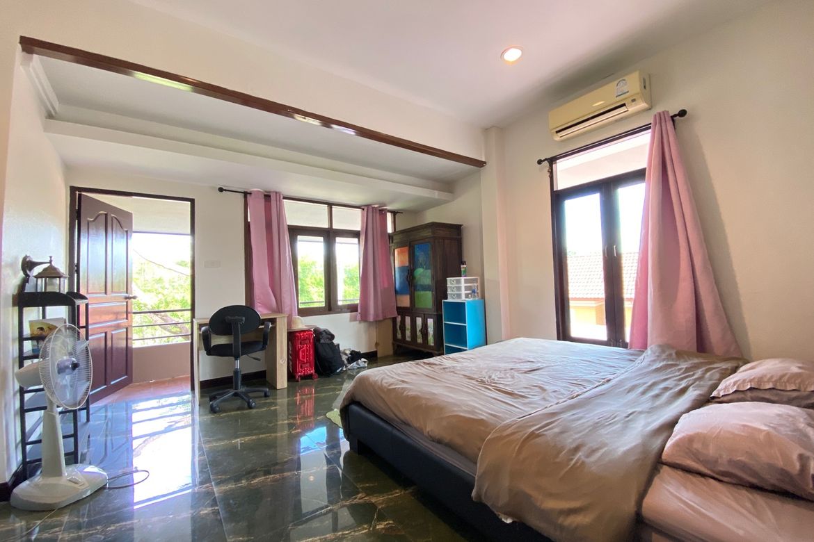 A pool villa with 2 bedroom house for rent or sale in Doi Saket