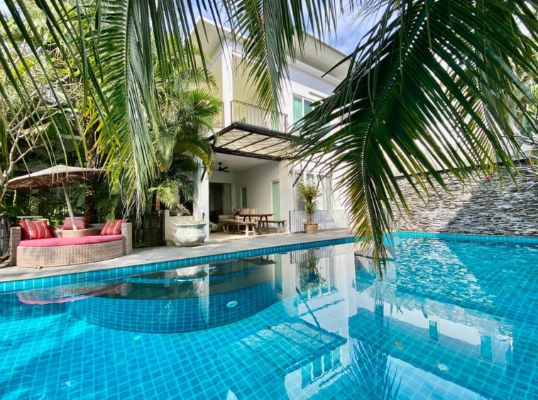 A large family home with private pool for rent or sale in Hang Dong