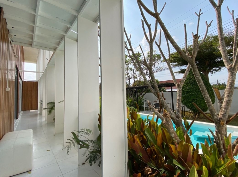 Modern house with 4 bed and private pool for rent or sale in Hang Dong