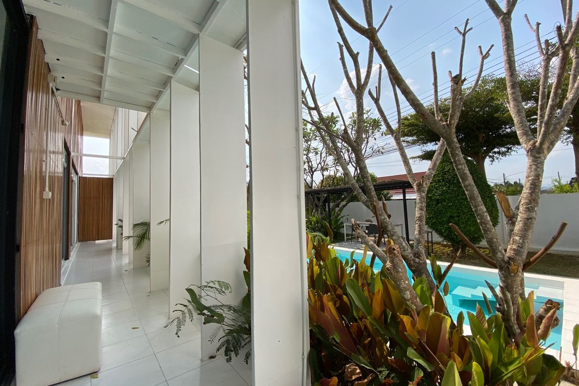 Modern house with 4 bed and private pool for rent or sale in Hang Dong