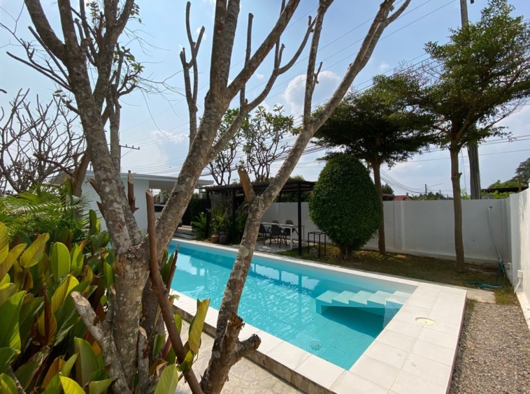 Modern house with 4 bed and private pool for rent or sale in Hang Dong