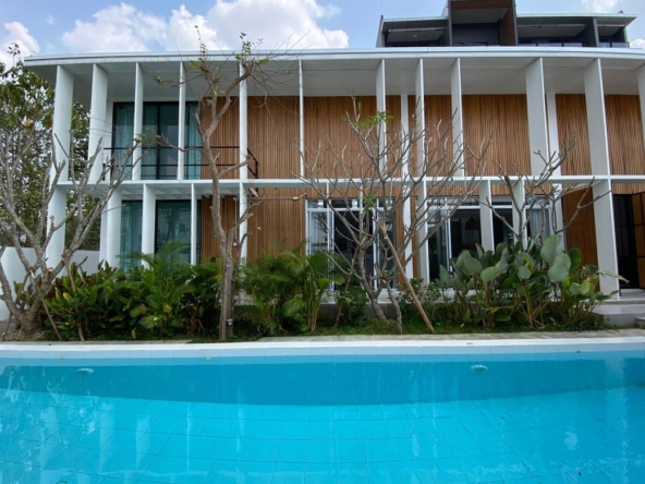 Modern house with 4 bed and private pool for rent or sale in Hang Dong