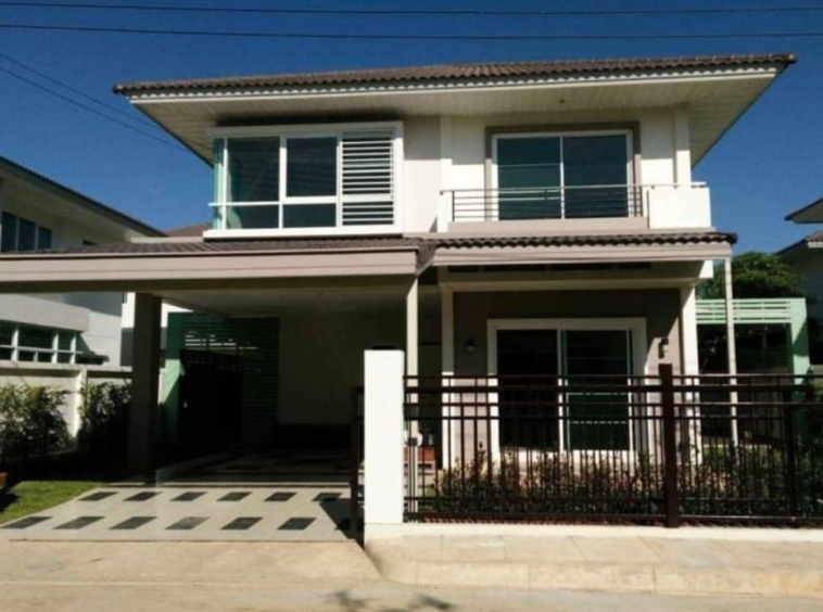 2 storey house for rent /sale in a quality project