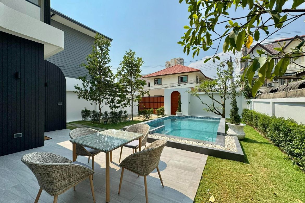 Luxurious Brand New 3-Story House with Spectacular Views in Chiang Mai-SM-Sta-1640