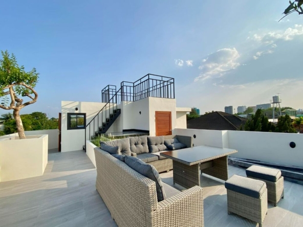 Luxurious Brand New 3-Story House with Spectacular Views in Chiang Mai-SM-Sta-1640