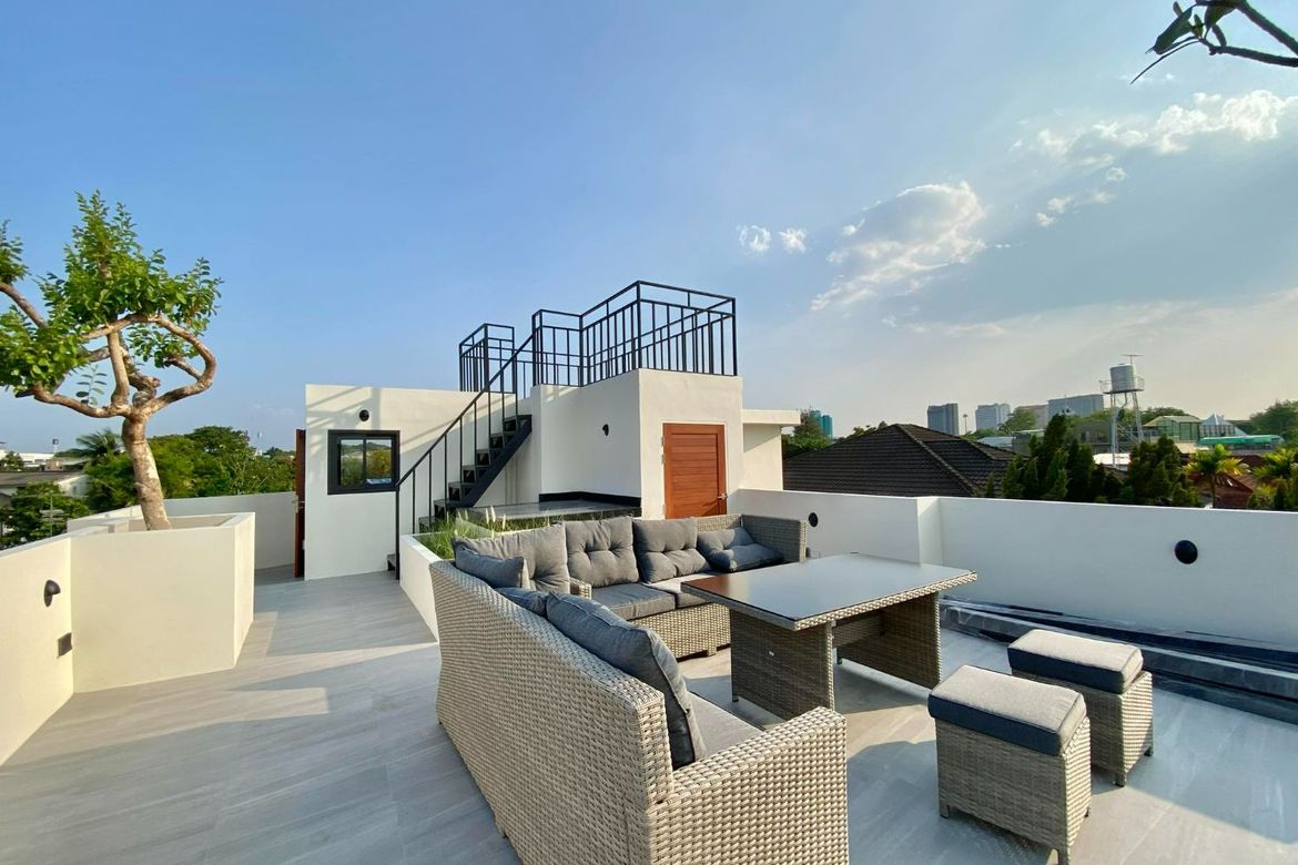 Luxurious Brand New 3-Story House with Spectacular Views in Chiang Mai-SM-Sta-1640