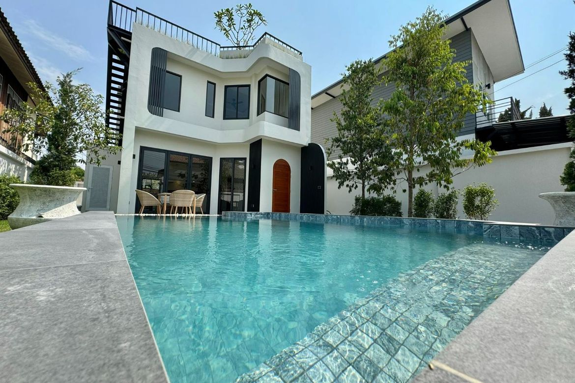 Luxurious Brand New 3-Story House with Spectacular Views in Chiang Mai-SM-Sta-1640