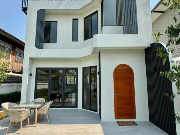 Luxurious Brand New 3-Story House with Spectacular Views in Chiang Mai-SM-Sta-1640