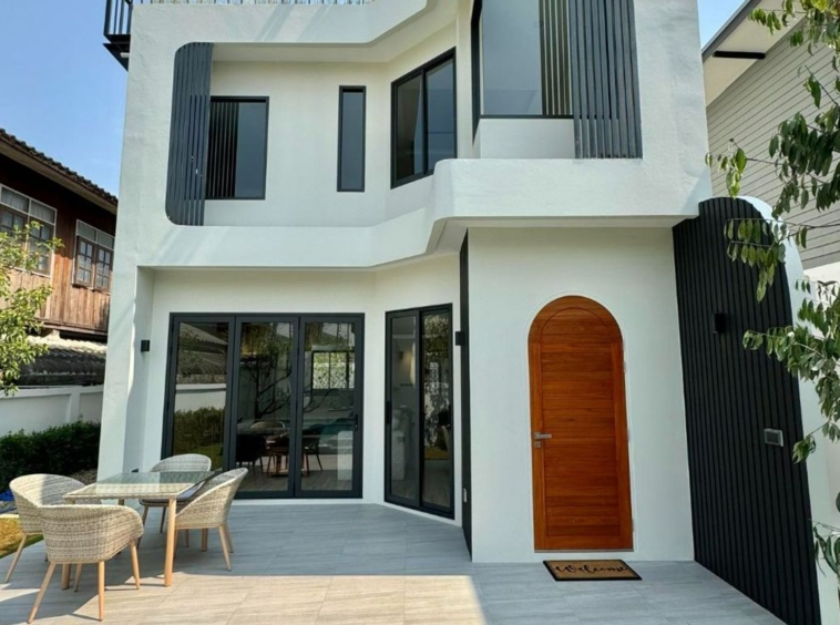 Luxurious Brand New 3-Story House with Spectacular Views in Chiang Mai-SM-Sta-1640