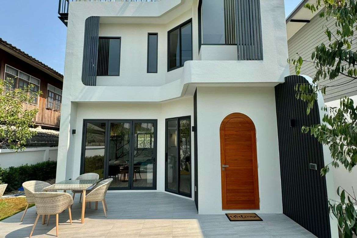 Luxurious Brand New 3-Story House with Spectacular Views in Chiang Mai-SM-Sta-1640