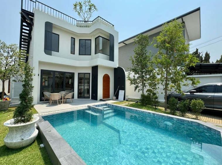 Luxurious Brand New 3-Story House with Spectacular Views in Chiang Mai-SM-Sta-1640