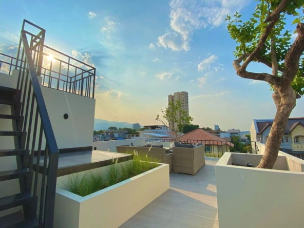 Luxurious Brand New 3-Story House with Spectacular Views in Chiang Mai-SM-Sta-1640