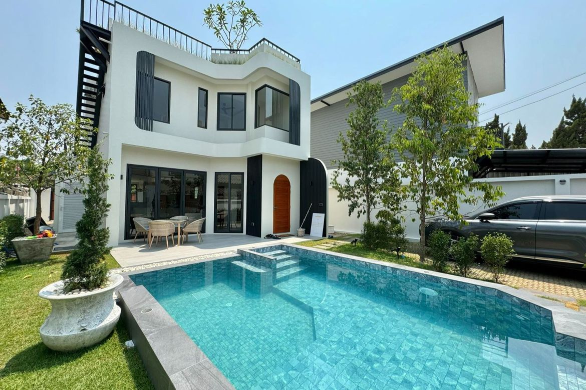 Luxurious Brand New 3-Story House with Spectacular Views in Chiang Mai-SM-Sta-1640