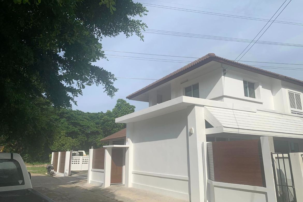 Single house 4 bedrooms 3 bathrooms-SM-Sta-1819