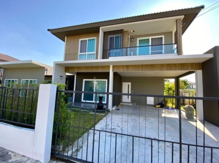 A large family home for rent or sale in Sankhampeang