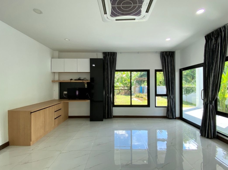 5 bedrooms house with a private pool for rent or sale in San Sai