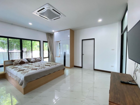 5 bedrooms house with a private pool for rent or sale in San Sai