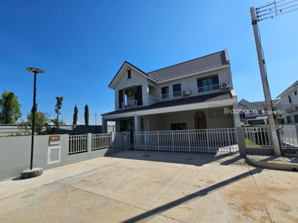 2-story detached house with 4 bedrooms 3 bathrooms located in Hang Dong area near Grace International School-DB-RSHSHCMIHD114