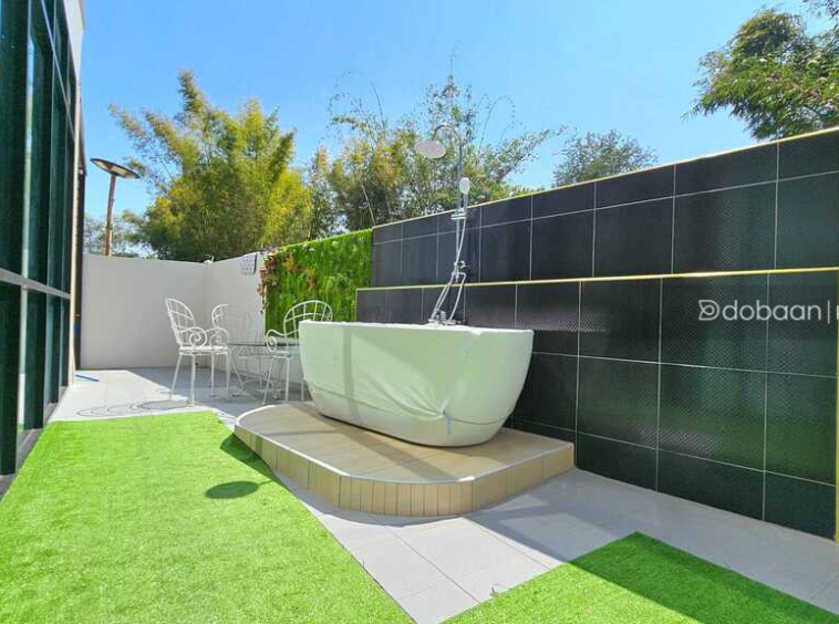 6 bathroom pool villa