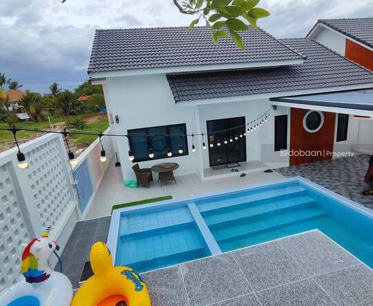 4 bathroom pool villa