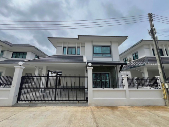 Two-story house with 4 bedrooms and 3 bathrooms in the Chiang Mai city area