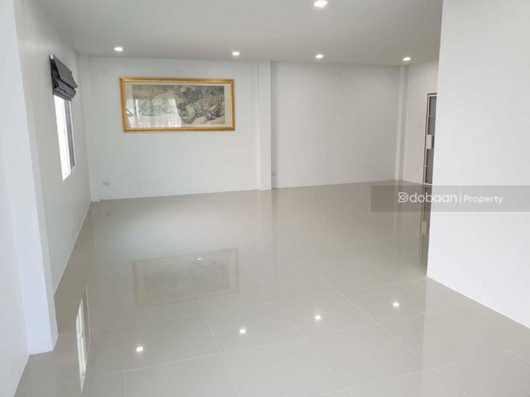 close to Charoen Charoen Market.-DB-RSHSHCMISK34