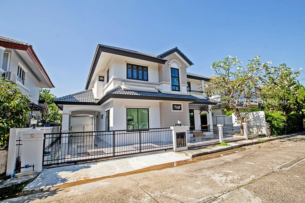 2-storey detached house with 5 bedrooms