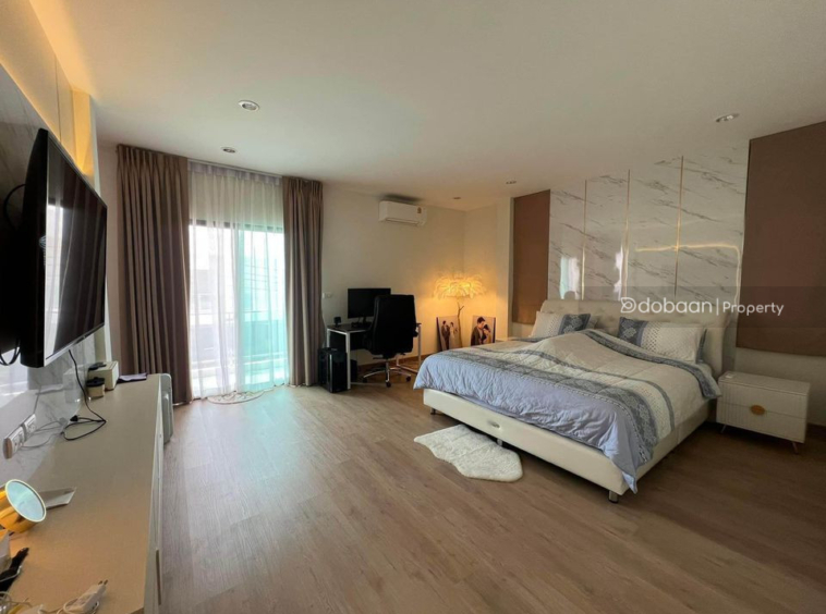 near Charoen Charoen Market-DB-RSHSHCMISK50