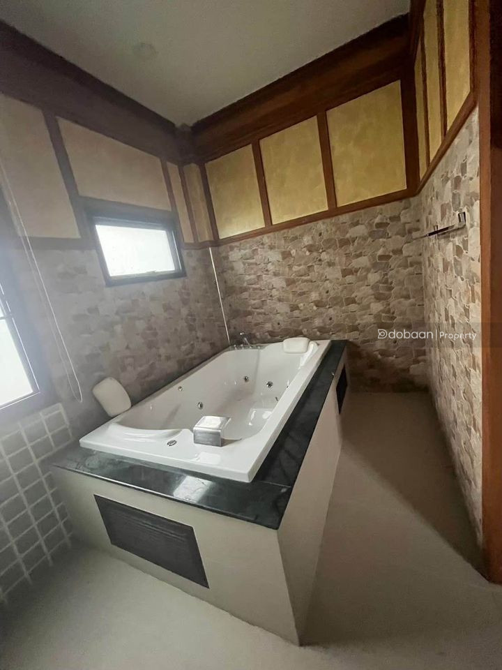 4 bathrooms