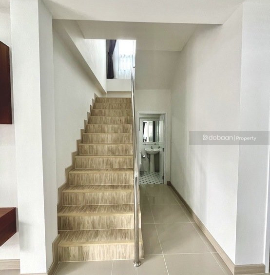 2-story single house with 3 bedrooms and 3 bathrooms in a development