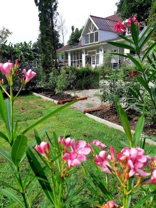 2-story single house