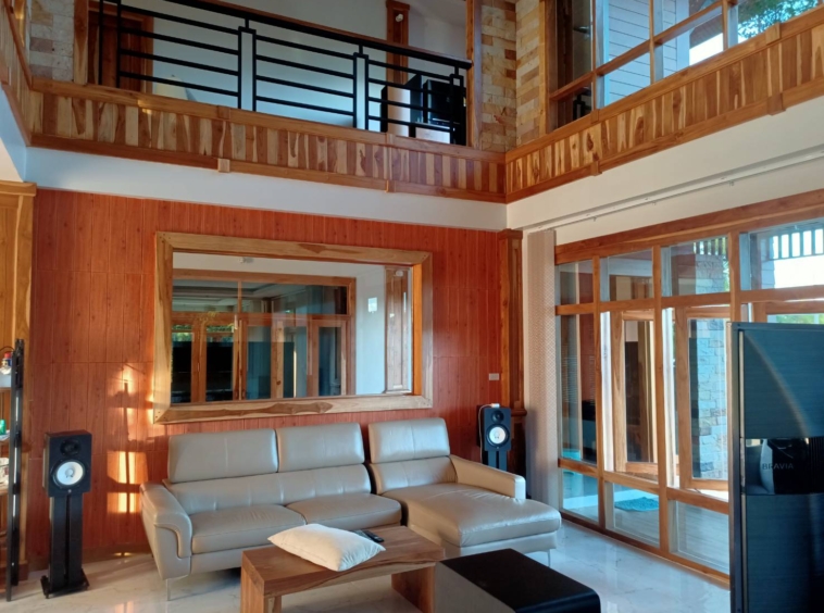 A luxurious mountain-view vacation home  2-story single house with 5 bedrooms and 5 bathrooms in Pong Tam