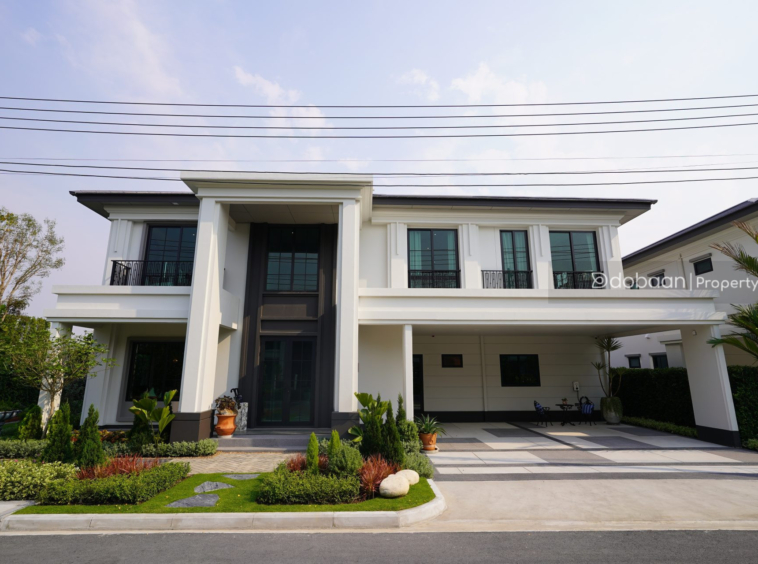 A two-story detached house with five bedrooms and six bathrooms in the Chiang Mai city area