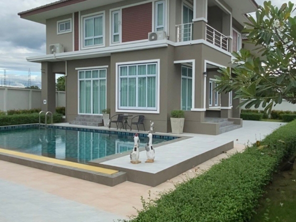 A two-story single-family pool villa with four bedrooms and four bathrooms.-DB-NSHCMISK13