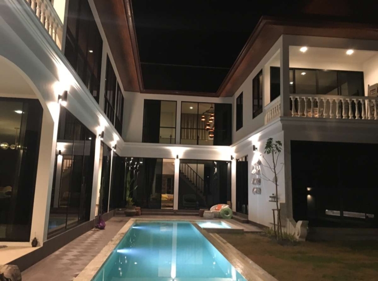 Stunning Luxury Pool Villa in Chiang Mai Floraville