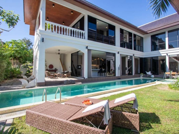 Stunning Luxury Pool Villa in Chiang Mai Floraville