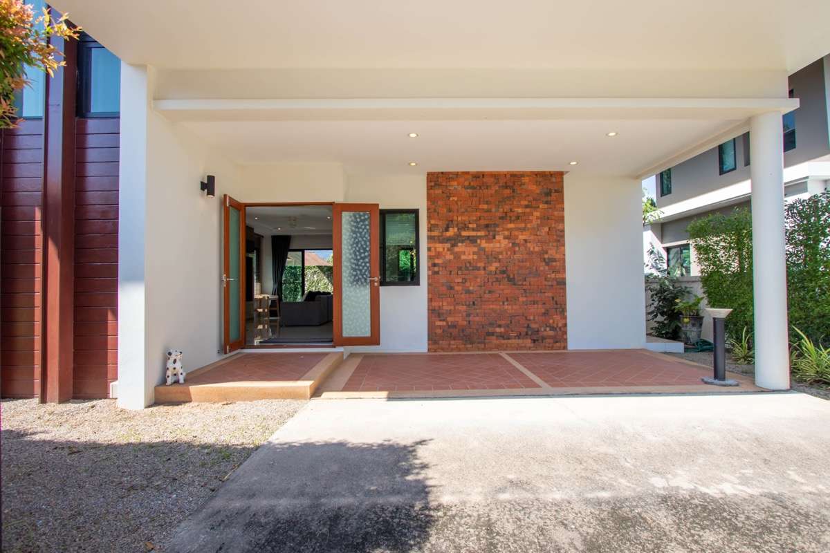 Modern 3-Bedroom House for Sale in Villa Flora