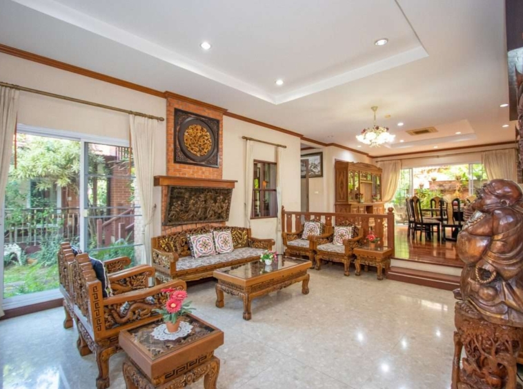 6 Bedroom Lanna Style House at Laddarom Elegance Payap Chiang Mai-PH-SANK160